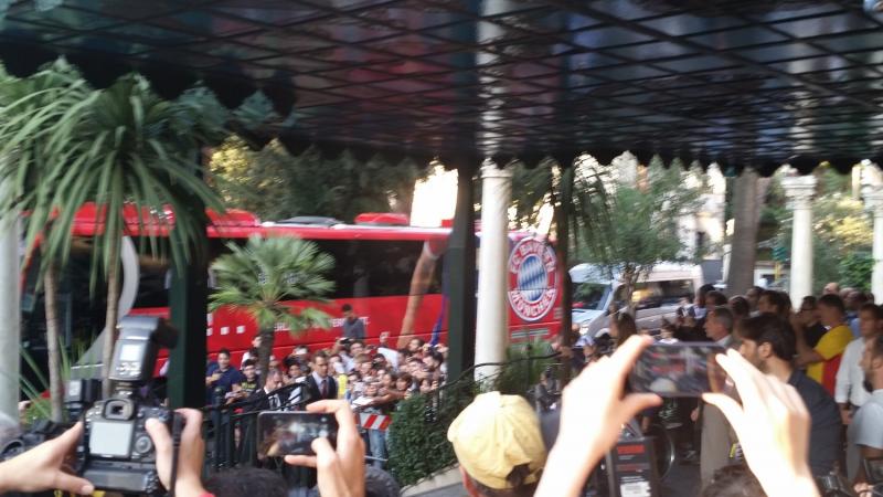 L'arrivo del Bayern Monaco all'hotel Parco dei Principi