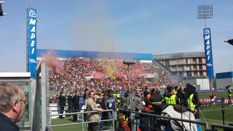 I numerosi tifosi della Roma presenti allo stadio