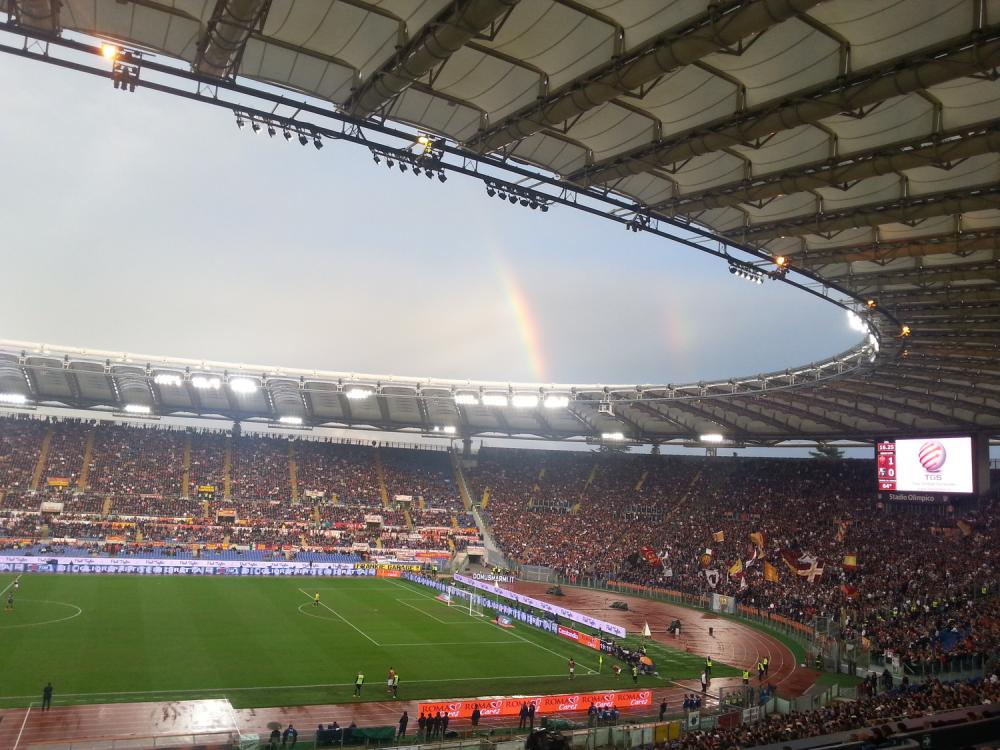 Arcobaleno all'Olimpico durante Roma-Sassuolo
