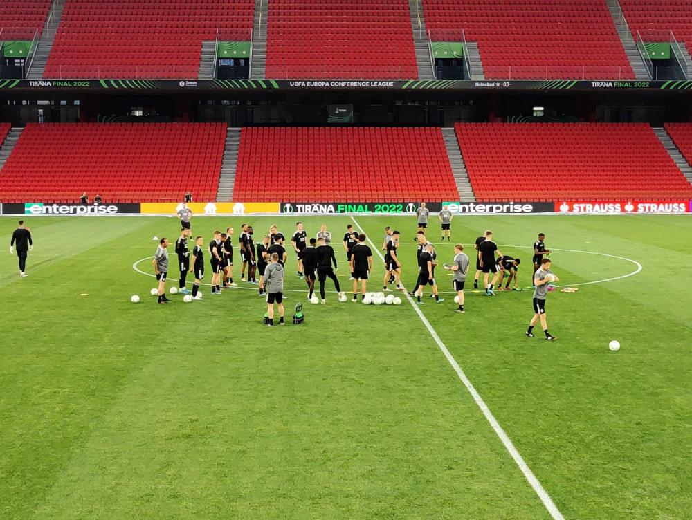 Rifinitura Feyenoord all'Arena Kombëtare di Tirana