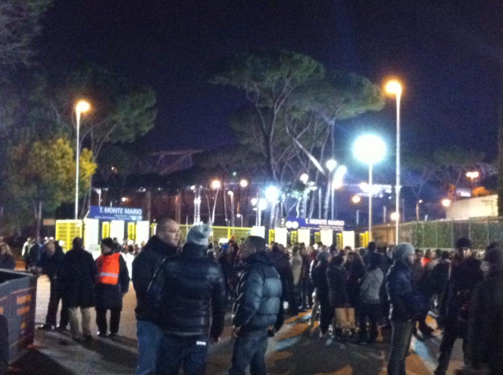 Roma-Inter, tifosi giallorossi fuori dallo stadio