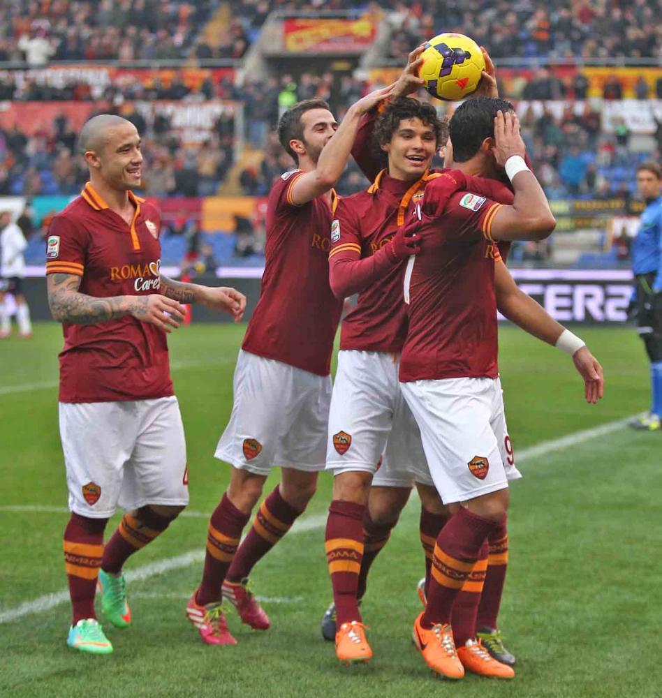 Benatia festeggia il quarto gol romanista                                                                                            