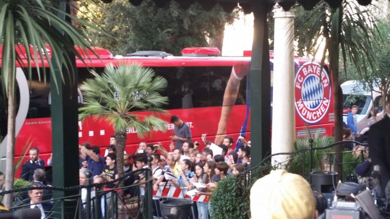L'arrivo del Bayern Monaco all'hotel Parco dei Principi
