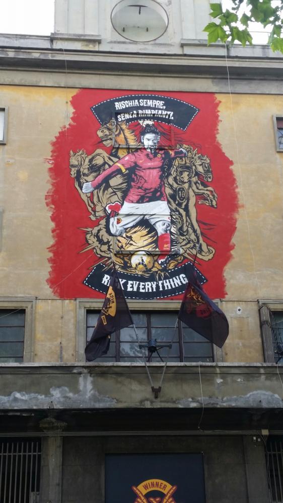 Murales Totti a Piazza Ragusa