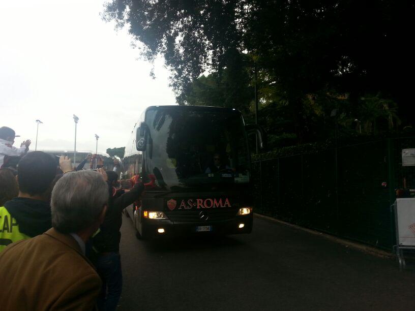 La Roma arriva allo stadio